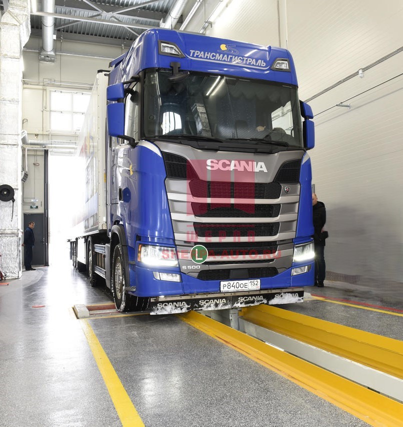Проверка грузовика SCANIA на тормозном стенде