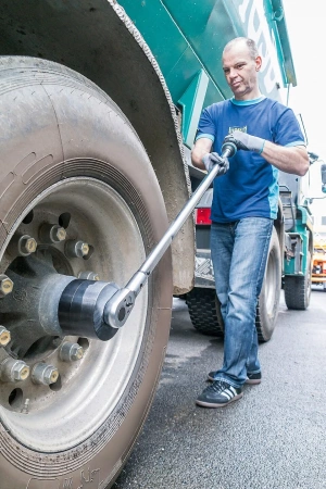 Hazet 4937-110 Ключ для колпака ступицы грузового автомобиля
