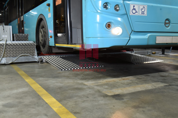 Мобильный тормозной стенд 18 т, высота 160 мм, колея max 3800 мм, 11 кВт Sherpa Autodiagnostik BPS-Mobile-18.0-RSE-1.5