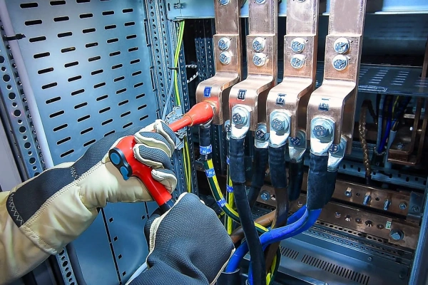 Hazet 8816HPKV 3/8" Реверсивная трещотка HiPer с мелким зубом, с защитной изоляцией